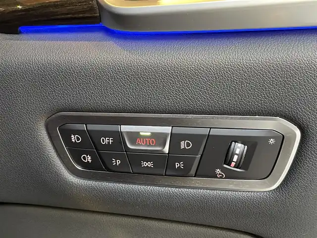 ＢＭＷ Ｘ５ xDrive 35d Mスポーツ 愛知県 2021(令3)年 3.1万km アルピンホワイトⅢ 純正ナビ/フルセグTV/360度カメラ/黒革シート/シートヒーター/クリスタルシフト/ACC/インテリジェントセーフティ/ヘッドアップディスプレイ/カーボングリル/純正19インチアルミ/パーキングアシスト/レーンキープ