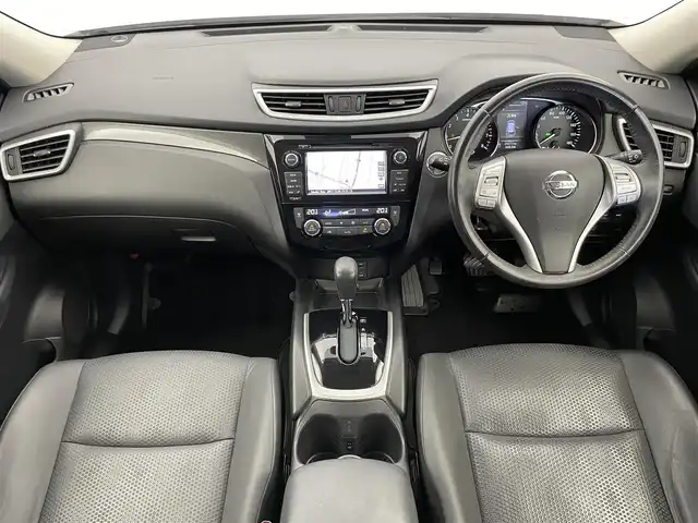 日産 エクストレイル 20Xtt エマージェンシーブレーキ 富山県 2017(平29)年 2.5万km ブリリアントホワイトパール ４WD/純正メーカーナビ/　　　－－CD　DVD　bluetooth MSV/全周囲カメラ/前後コーナーセンサー/ビルトインETC/前席シートヒーター/パワーバックドア（ハンズフリー）/純正１８インチAW/社外AW付きスタッドレスタイヤセット/クルーズコントロール/オートライト/LEDヘッドライト/フォグ/エマージェンシーブレーキ/車線逸脱警報/後側方車両検知警報/スマートキー/プッシュスタート/純正マット・バイザー/横滑防止装置