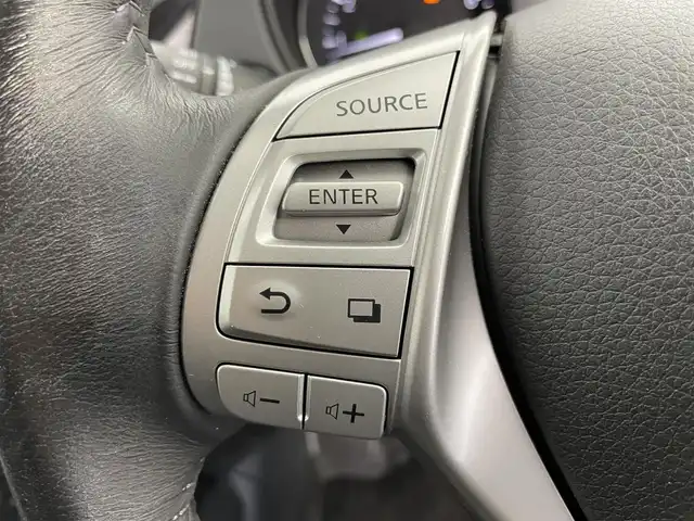 日産 エクストレイル 20Xtt エマージェンシーブレーキ 富山県 2017(平29)年 2.5万km ブリリアントホワイトパール ４WD/純正メーカーナビ/　　　－－CD　DVD　bluetooth MSV/全周囲カメラ/前後コーナーセンサー/ビルトインETC/前席シートヒーター/パワーバックドア（ハンズフリー）/純正１８インチAW/社外AW付きスタッドレスタイヤセット/クルーズコントロール/オートライト/LEDヘッドライト/フォグ/エマージェンシーブレーキ/車線逸脱警報/後側方車両検知警報/スマートキー/プッシュスタート/純正マット・バイザー/横滑防止装置