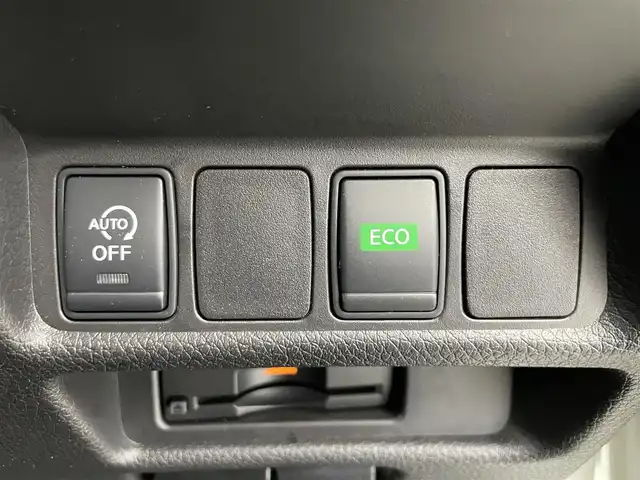 日産 エクストレイル 20Xtt エマージェンシーブレーキ 富山県 2017(平29)年 2.5万km ブリリアントホワイトパール ４WD/純正メーカーナビ/　　　－－CD　DVD　bluetooth MSV/全周囲カメラ/前後コーナーセンサー/ビルトインETC/前席シートヒーター/パワーバックドア（ハンズフリー）/純正１８インチAW/社外AW付きスタッドレスタイヤセット/クルーズコントロール/オートライト/LEDヘッドライト/フォグ/エマージェンシーブレーキ/車線逸脱警報/後側方車両検知警報/スマートキー/プッシュスタート/純正マット・バイザー/横滑防止装置