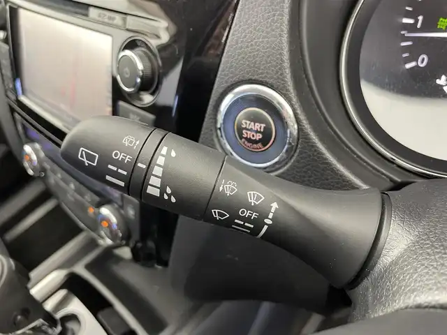 日産 エクストレイル 20Xtt エマージェンシーブレーキ 富山県 2017(平29)年 2.5万km ブリリアントホワイトパール ４WD/純正メーカーナビ/　　　－－CD　DVD　bluetooth MSV/全周囲カメラ/前後コーナーセンサー/ビルトインETC/前席シートヒーター/パワーバックドア（ハンズフリー）/純正１８インチAW/社外AW付きスタッドレスタイヤセット/クルーズコントロール/オートライト/LEDヘッドライト/フォグ/エマージェンシーブレーキ/車線逸脱警報/後側方車両検知警報/スマートキー/プッシュスタート/純正マット・バイザー/横滑防止装置