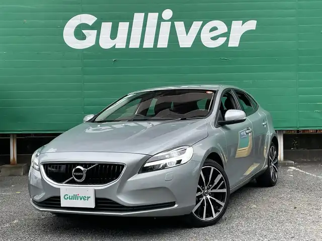 ボルボ Ｖ４０ D4 ダイナミックエディション 東京都 2018(平30)年 1.8万km エレクトリックシルバーメタリック 純正ナビ/（CD/DVD/BTオーディオ）/バックカメラ/ツインターボ/アダクティブクルーズコントロール/ブラインド・スポット・インフォメーション・システム/ハーフレザーシート/運転席パワーシート/前席シートヒーター/純正18インチホイール/純正フロアマット/スペアキー×1/ETC/保証書