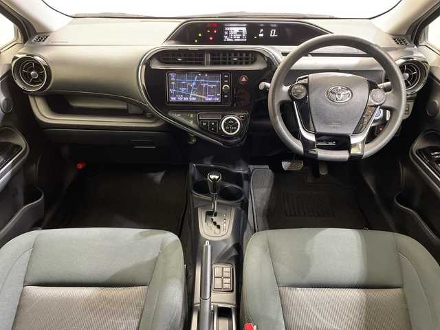 トヨタ アクア S スタイルブラック 愛媛県 2018(平30)年 5万km ホワイトパールクリスタルシャイン 純正７型ナビ/フルセグ/Ｂｌｕｅｔｏｏｔｈ/バックモニター/ビルトインＥＴＣ/前方ドライブレコーダー/前後コーナーセンサー/レーンアシスト/衝突被害軽減ブレーキ/オートマチックハイビーム/スマートキー