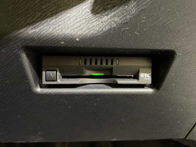 トヨタ アクア S スタイルブラック 愛媛県 2018(平30)年 5万km ホワイトパールクリスタルシャイン 純正７型ナビ/フルセグ/Ｂｌｕｅｔｏｏｔｈ/バックモニター/ビルトインＥＴＣ/前方ドライブレコーダー/前後コーナーセンサー/レーンアシスト/衝突被害軽減ブレーキ/オートマチックハイビーム/スマートキー