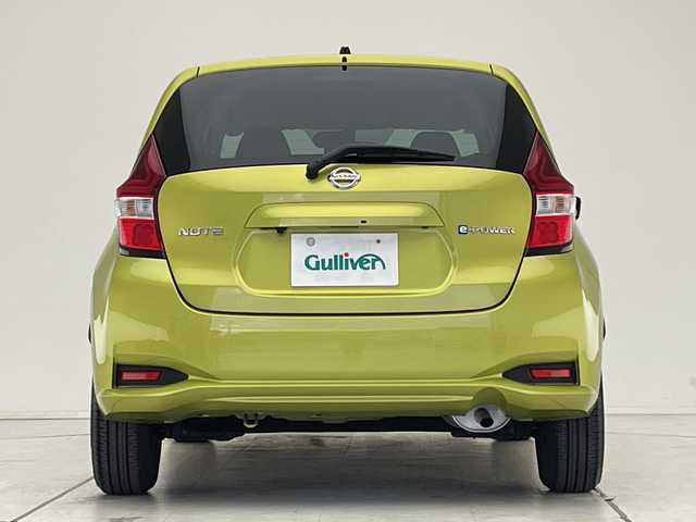 日産 ノート e－パワー X 愛知県 2017(平29)年 2.3万km オリーブグリーン 衝突軽減システム/純正ナビ/フルセグ/CD DVD/Bluetooth/バックカメラ/レーンキープアシスト/スマートキー/プッシュスタート