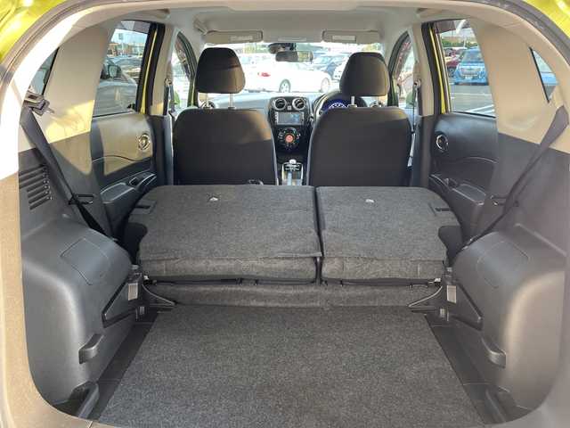 日産 ノート e－パワー X 愛知県 2017(平29)年 2.3万km オリーブグリーン 衝突軽減システム/純正ナビ/フルセグ/CD DVD/Bluetooth/バックカメラ/レーンキープアシスト/スマートキー/プッシュスタート