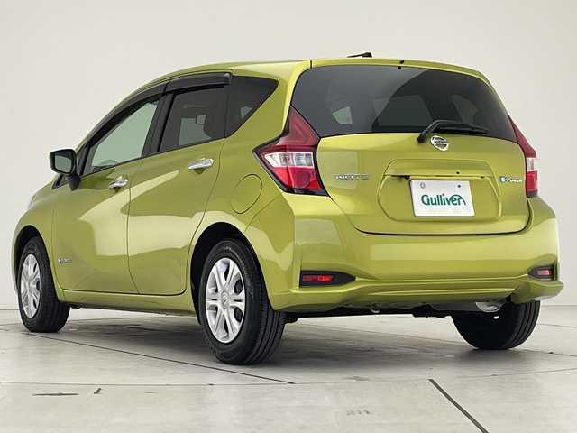 日産 ノート e－パワー X 愛知県 2017(平29)年 2.3万km オリーブグリーン 衝突軽減システム/純正ナビ/フルセグ/CD DVD/Bluetooth/バックカメラ/レーンキープアシスト/スマートキー/プッシュスタート