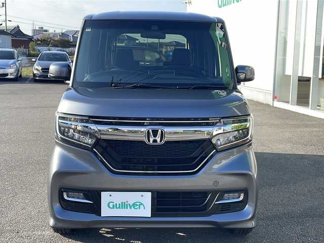 ホンダ Ｎ ＢＯＸ カスタム G L ホンダセンシング 香川県 2018(平30)年 8.5万km シャイニンググレーM パナソニック製ナビゲーション（CN-RE04D）/【AM/FM/地デジ/BT/CD/DVD】/バックカメラ/衝突被害軽減ブレーキ/誤発進抑制機能/路外逸脱抑制機能/歩行者事故低減ステアリング/ステアリングリモコン/アダプティブクルーズコントロール/ビルトインETC/片側パワースライドドア/コーナーセンサー（後部）/LEDヘッドライト/オートヘッドライト/先行車発進お知らせ機能/急アクセル抑制機能/標識認識機能/スマートキー/プッシュスタート