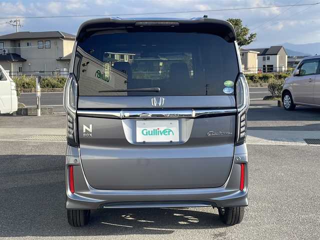 ホンダ Ｎ ＢＯＸ カスタム G L ホンダセンシング 香川県 2018(平30)年 8.5万km シャイニンググレーM パナソニック製ナビゲーション（CN-RE04D）/【AM/FM/地デジ/BT/CD/DVD】/バックカメラ/衝突被害軽減ブレーキ/誤発進抑制機能/路外逸脱抑制機能/歩行者事故低減ステアリング/ステアリングリモコン/アダプティブクルーズコントロール/ビルトインETC/片側パワースライドドア/コーナーセンサー（後部）/LEDヘッドライト/オートヘッドライト/先行車発進お知らせ機能/急アクセル抑制機能/標識認識機能/スマートキー/プッシュスタート