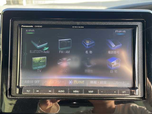 ホンダ Ｎ ＢＯＸ カスタム G L ホンダセンシング 香川県 2018(平30)年 8.5万km シャイニンググレーM パナソニック製ナビゲーション（CN-RE04D）/【AM/FM/地デジ/BT/CD/DVD】/バックカメラ/衝突被害軽減ブレーキ/誤発進抑制機能/路外逸脱抑制機能/歩行者事故低減ステアリング/ステアリングリモコン/アダプティブクルーズコントロール/ビルトインETC/片側パワースライドドア/コーナーセンサー（後部）/LEDヘッドライト/オートヘッドライト/先行車発進お知らせ機能/急アクセル抑制機能/標識認識機能/スマートキー/プッシュスタート