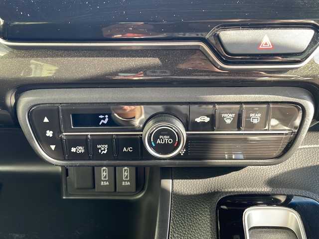 ホンダ Ｎ ＢＯＸ カスタム G L ホンダセンシング 香川県 2018(平30)年 8.5万km シャイニンググレーM パナソニック製ナビゲーション（CN-RE04D）/【AM/FM/地デジ/BT/CD/DVD】/バックカメラ/衝突被害軽減ブレーキ/誤発進抑制機能/路外逸脱抑制機能/歩行者事故低減ステアリング/ステアリングリモコン/アダプティブクルーズコントロール/ビルトインETC/片側パワースライドドア/コーナーセンサー（後部）/LEDヘッドライト/オートヘッドライト/先行車発進お知らせ機能/急アクセル抑制機能/標識認識機能/スマートキー/プッシュスタート