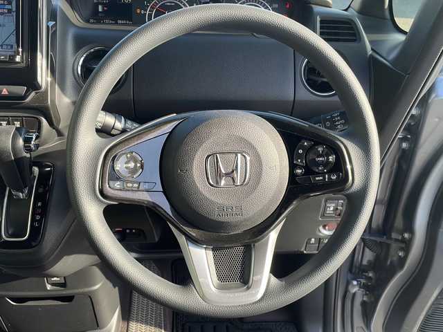 ホンダ Ｎ ＢＯＸ カスタム G L ホンダセンシング 香川県 2018(平30)年 8.5万km シャイニンググレーM パナソニック製ナビゲーション（CN-RE04D）/【AM/FM/地デジ/BT/CD/DVD】/バックカメラ/衝突被害軽減ブレーキ/誤発進抑制機能/路外逸脱抑制機能/歩行者事故低減ステアリング/ステアリングリモコン/アダプティブクルーズコントロール/ビルトインETC/片側パワースライドドア/コーナーセンサー（後部）/LEDヘッドライト/オートヘッドライト/先行車発進お知らせ機能/急アクセル抑制機能/標識認識機能/スマートキー/プッシュスタート