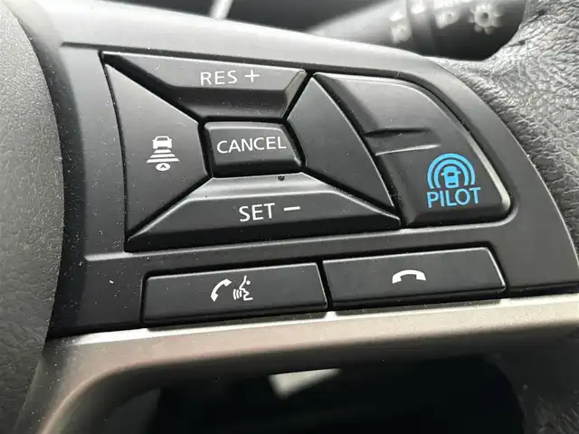 日産 セレナ e－パワー ハイウェイスター V 奈良県 2022(令4)年 1.9万km ダークメタルグレー 純正10インチナビ/（フルセグ/BT/CD/DVD）/純正フリップダウンモニター/プロパイロット/アラウンドビューモニター/ブラインドスポットモニター/衝突軽減システム/前後コーナーセンサー/レーンキープアシスト/両側パワースライドドア/前席シートヒーター/ステアリングヒーター/後席サンシェード/前方ドライブレコーダー/ETC/純正16インチAW/取り扱い説明書/スペアキーX1