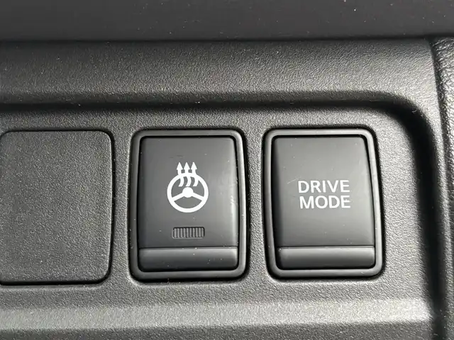 日産 セレナ e－パワー ハイウェイスター V 奈良県 2022(令4)年 1.9万km ダークメタルグレー 純正10インチナビ/（フルセグ/BT/CD/DVD）/純正フリップダウンモニター/プロパイロット/アラウンドビューモニター/ブラインドスポットモニター/衝突軽減システム/前後コーナーセンサー/レーンキープアシスト/両側パワースライドドア/前席シートヒーター/ステアリングヒーター/後席サンシェード/前方ドライブレコーダー/ETC/純正16インチAW/取り扱い説明書/スペアキーX1