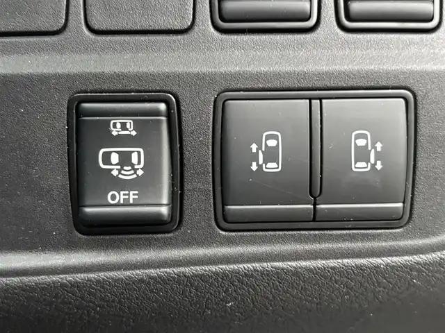 日産 セレナ e－パワー ハイウェイスター V 奈良県 2022(令4)年 1.9万km ダークメタルグレー 純正10インチナビ/（フルセグ/BT/CD/DVD）/純正フリップダウンモニター/プロパイロット/アラウンドビューモニター/ブラインドスポットモニター/衝突軽減システム/前後コーナーセンサー/レーンキープアシスト/両側パワースライドドア/前席シートヒーター/ステアリングヒーター/後席サンシェード/前方ドライブレコーダー/ETC/純正16インチAW/取り扱い説明書/スペアキーX1