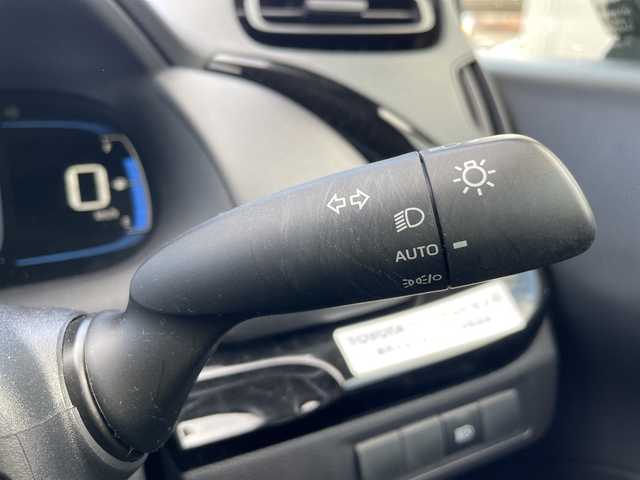 トヨタ アクア X 石川県 2022(令4)年 4.8万km ベージュ 純正ディスプレイオーディオ　ナビ　バックカメラ　ＬＥＤヘッドライト　ＥＴＣ　トヨタセーフティセンス　レーダークルーズ　ＡＣ１００Ｖ　スマートキー　プッシュスタート　電動ミラー　レーンキープ　保証書