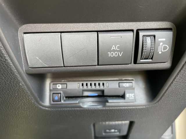 トヨタ アクア X 石川県 2022(令4)年 4.8万km ベージュ 純正ディスプレイオーディオ　ナビ　バックカメラ　ＬＥＤヘッドライト　ＥＴＣ　トヨタセーフティセンス　レーダークルーズ　ＡＣ１００Ｖ　スマートキー　プッシュスタート　電動ミラー　レーンキープ　保証書