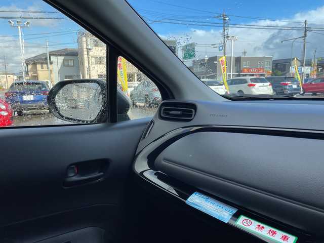 トヨタ アクア X 石川県 2022(令4)年 4.8万km ベージュ 純正ディスプレイオーディオ　ナビ　バックカメラ　ＬＥＤヘッドライト　ＥＴＣ　トヨタセーフティセンス　レーダークルーズ　ＡＣ１００Ｖ　スマートキー　プッシュスタート　電動ミラー　レーンキープ　保証書