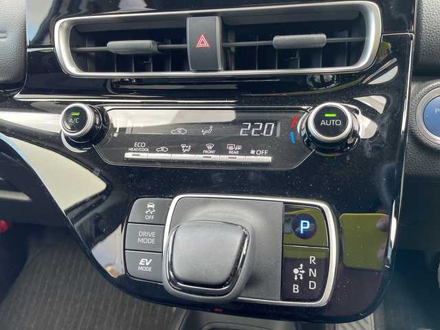 トヨタ アクア X 石川県 2022(令4)年 4.8万km ベージュ 純正ディスプレイオーディオ　ナビ　バックカメラ　ＬＥＤヘッドライト　ＥＴＣ　トヨタセーフティセンス　レーダークルーズ　ＡＣ１００Ｖ　スマートキー　プッシュスタート　電動ミラー　レーンキープ　保証書