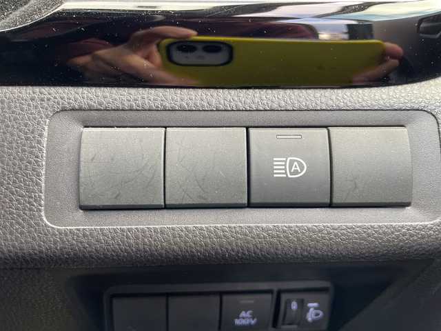 トヨタ アクア X 石川県 2022(令4)年 4.8万km ベージュ 純正ディスプレイオーディオ　ナビ　バックカメラ　ＬＥＤヘッドライト　ＥＴＣ　トヨタセーフティセンス　レーダークルーズ　ＡＣ１００Ｖ　スマートキー　プッシュスタート　電動ミラー　レーンキープ　保証書