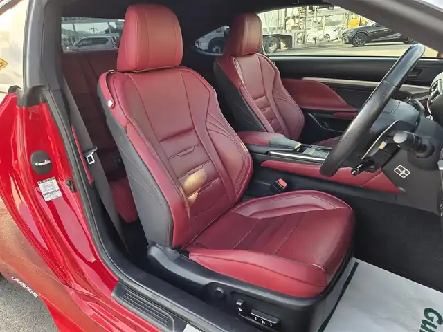 レクサス ＲＣ 300h Fスポーツ 鹿児島県 2015(平27)年 8.6万km ラディアントレッドコントラストレイヤリング ムーンルーフ　/クルーズコントロール　/社外車高調（Ｓｉｌｖｅｒｓ　Ｒａｃｉｎｇ　ＮＥＯＭＡＸ）　/Ｄ＋Ｎ席シートヒーター　/Ｄ＋Ｎ席シートベンチレーション　/D+N席パワーシート/シートメモリー/ステアリングヒーター　/ブラインドスポットモニター/リヤクロストラフィックアラート/ビルトインETC/Bluetoothオーディオ/フルセグテレビ/純正アルミホイール(19インチ)/横滑り防止装置/レーンキープアシスト/プッシュスタート/スマートキー/エアバック(W+サイド)/カーテンエアバッグ