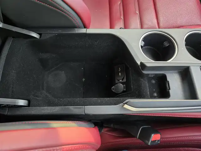 レクサス ＲＣ 300h Fスポーツ 鹿児島県 2015(平27)年 8.6万km ラディアントレッドコントラストレイヤリング ムーンルーフ　/クルーズコントロール　/社外車高調（Ｓｉｌｖｅｒｓ　Ｒａｃｉｎｇ　ＮＥＯＭＡＸ）　/Ｄ＋Ｎ席シートヒーター　/Ｄ＋Ｎ席シートベンチレーション　/D+N席パワーシート/シートメモリー/ステアリングヒーター　/ブラインドスポットモニター/リヤクロストラフィックアラート/ビルトインETC/Bluetoothオーディオ/フルセグテレビ/純正アルミホイール(19インチ)/横滑り防止装置/レーンキープアシスト/プッシュスタート/スマートキー/エアバック(W+サイド)/カーテンエアバッグ