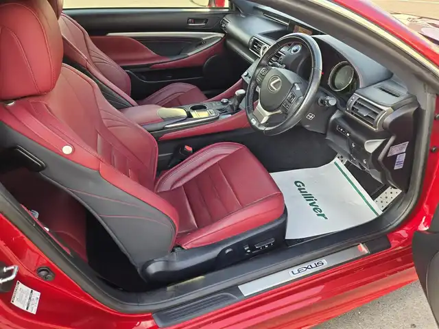 レクサス ＲＣ 300h Fスポーツ 鹿児島県 2015(平27)年 8.6万km ラディアントレッドコントラストレイヤリング ムーンルーフ　/クルーズコントロール　/社外車高調（Ｓｉｌｖｅｒｓ　Ｒａｃｉｎｇ　ＮＥＯＭＡＸ）　/Ｄ＋Ｎ席シートヒーター　/Ｄ＋Ｎ席シートベンチレーション　/D+N席パワーシート/シートメモリー/ステアリングヒーター　/ブラインドスポットモニター/リヤクロストラフィックアラート/ビルトインETC/Bluetoothオーディオ/フルセグテレビ/純正アルミホイール(19インチ)/横滑り防止装置/レーンキープアシスト/プッシュスタート/スマートキー/エアバック(W+サイド)/カーテンエアバッグ