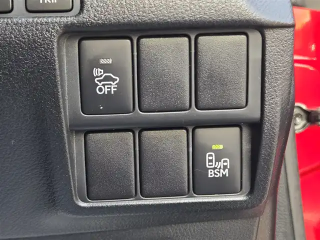 レクサス ＲＣ 300h Fスポーツ 鹿児島県 2015(平27)年 8.6万km ラディアントレッドコントラストレイヤリング ムーンルーフ　/クルーズコントロール　/社外車高調（Ｓｉｌｖｅｒｓ　Ｒａｃｉｎｇ　ＮＥＯＭＡＸ）　/Ｄ＋Ｎ席シートヒーター　/Ｄ＋Ｎ席シートベンチレーション　/D+N席パワーシート/シートメモリー/ステアリングヒーター　/ブラインドスポットモニター/リヤクロストラフィックアラート/ビルトインETC/Bluetoothオーディオ/フルセグテレビ/純正アルミホイール(19インチ)/横滑り防止装置/レーンキープアシスト/プッシュスタート/スマートキー/エアバック(W+サイド)/カーテンエアバッグ