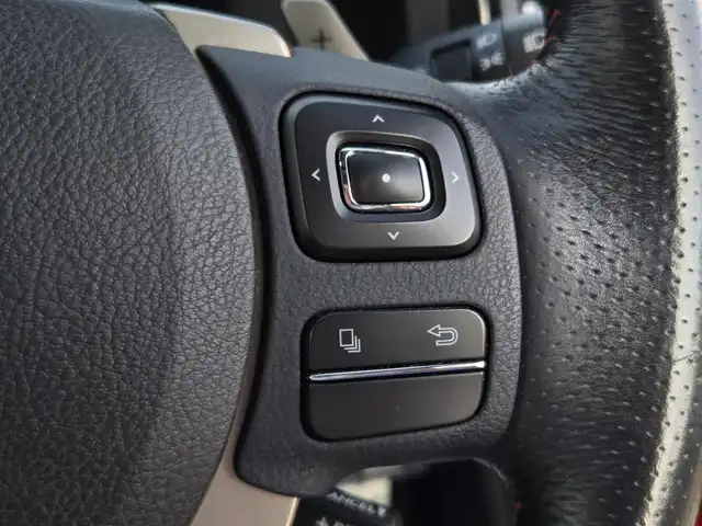 レクサス ＲＣ 300h Fスポーツ 鹿児島県 2015(平27)年 8.6万km ラディアントレッドコントラストレイヤリング ムーンルーフ　/クルーズコントロール　/社外車高調（Ｓｉｌｖｅｒｓ　Ｒａｃｉｎｇ　ＮＥＯＭＡＸ）　/Ｄ＋Ｎ席シートヒーター　/Ｄ＋Ｎ席シートベンチレーション　/D+N席パワーシート/シートメモリー/ステアリングヒーター　/ブラインドスポットモニター/リヤクロストラフィックアラート/ビルトインETC/Bluetoothオーディオ/フルセグテレビ/純正アルミホイール(19インチ)/横滑り防止装置/レーンキープアシスト/プッシュスタート/スマートキー/エアバック(W+サイド)/カーテンエアバッグ