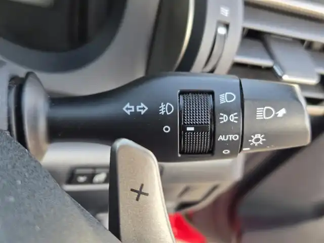 レクサス ＲＣ 300h Fスポーツ 鹿児島県 2015(平27)年 8.6万km ラディアントレッドコントラストレイヤリング ムーンルーフ　/クルーズコントロール　/社外車高調（Ｓｉｌｖｅｒｓ　Ｒａｃｉｎｇ　ＮＥＯＭＡＸ）　/Ｄ＋Ｎ席シートヒーター　/Ｄ＋Ｎ席シートベンチレーション　/D+N席パワーシート/シートメモリー/ステアリングヒーター　/ブラインドスポットモニター/リヤクロストラフィックアラート/ビルトインETC/Bluetoothオーディオ/フルセグテレビ/純正アルミホイール(19インチ)/横滑り防止装置/レーンキープアシスト/プッシュスタート/スマートキー/エアバック(W+サイド)/カーテンエアバッグ