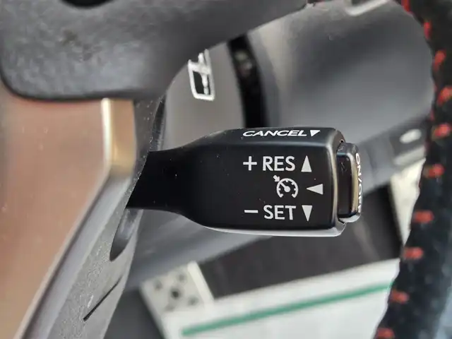 レクサス ＲＣ 300h Fスポーツ 鹿児島県 2015(平27)年 8.6万km ラディアントレッドコントラストレイヤリング ムーンルーフ　/クルーズコントロール　/社外車高調（Ｓｉｌｖｅｒｓ　Ｒａｃｉｎｇ　ＮＥＯＭＡＸ）　/Ｄ＋Ｎ席シートヒーター　/Ｄ＋Ｎ席シートベンチレーション　/D+N席パワーシート/シートメモリー/ステアリングヒーター　/ブラインドスポットモニター/リヤクロストラフィックアラート/ビルトインETC/Bluetoothオーディオ/フルセグテレビ/純正アルミホイール(19インチ)/横滑り防止装置/レーンキープアシスト/プッシュスタート/スマートキー/エアバック(W+サイド)/カーテンエアバッグ