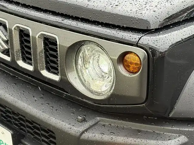 スズキ ジムニー ノマド 岩手県 2025(令7)年 0.1千km 黒 登録済み未使用車/4WD/シートヒーター/追従型クルーズコントロール/ダウンヒルアシスト/オートライト/ＬＥＤヘッドライト/フォグライト/先進運転支援システム（ＡＤＡＳ）/レーンキープアシスト/〇プッシュスタート/〇電動格納ミラー/スペアキー/取扱説明書/保証書