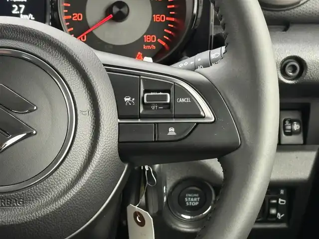 スズキ ジムニー ノマド 岩手県 2025(令7)年 0.1千km 黒 登録済み未使用車/4WD/シートヒーター/追従型クルーズコントロール/ダウンヒルアシスト/オートライト/ＬＥＤヘッドライト/フォグライト/先進運転支援システム（ＡＤＡＳ）/レーンキープアシスト/〇プッシュスタート/〇電動格納ミラー/スペアキー/取扱説明書/保証書