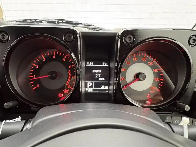 スズキ ジムニー ノマド 岩手県 2025(令7)年 0.1千km 黒 登録済み未使用車/4WD/シートヒーター/追従型クルーズコントロール/ダウンヒルアシスト/オートライト/ＬＥＤヘッドライト/フォグライト/先進運転支援システム（ＡＤＡＳ）/レーンキープアシスト/〇プッシュスタート/〇電動格納ミラー/スペアキー/取扱説明書/保証書