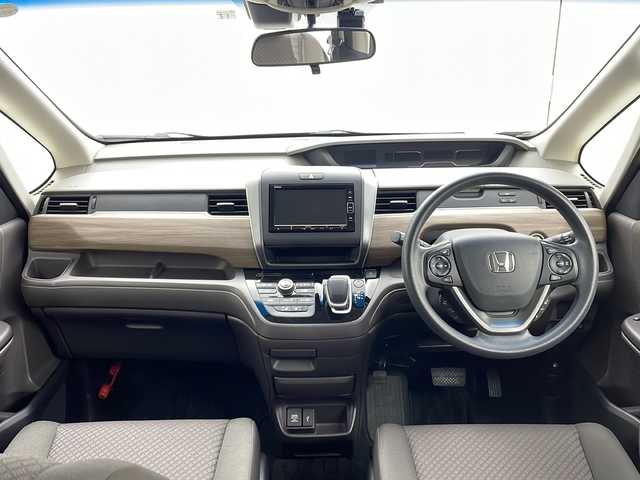 ホンダ フリード＋ ハイブリット G 茨城県 2022(令4)年 2.1万km クリスタルブラックパール 純正ナビ/フルセグTV/バックカメラ/ドライブレコーダー/ETC/追従クルーズコントロール/両側パワースライドドア/コーナーセンサー/LEDヘッドライト/衝突軽減ブレーキ/横滑り防止装置