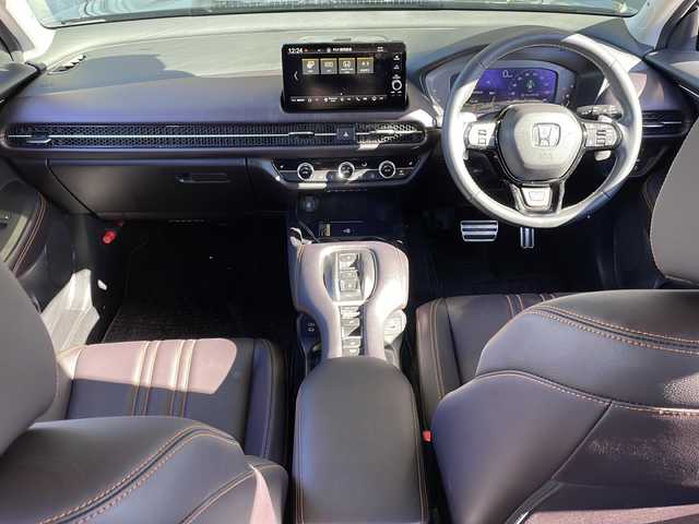 ホンダ ＺＲ－Ｖ ハイブリッド e:HEV Z 静岡県 2023(令5)年 2万km クリスタルブラックパール 純正ナビ/・ラジオ/フルセグTV/・USB/Bluetooth/Apple Carplay/Android Auto/主要装備/・全方位カメラ　/・ドライブレコーダー　/・ＥＴＣ２．０　/・レーダークルーズコントロール　/・ホンダセンシング　/・ＢＯＳＥプレミアムサウンドシステム　/・シートヒーター　/・ハンドルヒーター/・置くだけ充電　/・フォグランプ/・レザーシート/・パワーシート/・パワーバックドア/・パドルシフト/・ダウンヒルコントロール/・オートホールド/・SOSコール/・レーンキープアシスト/・コーナーセンサー/・純正アルミホイール/・プッシュスタート/・スマートキー