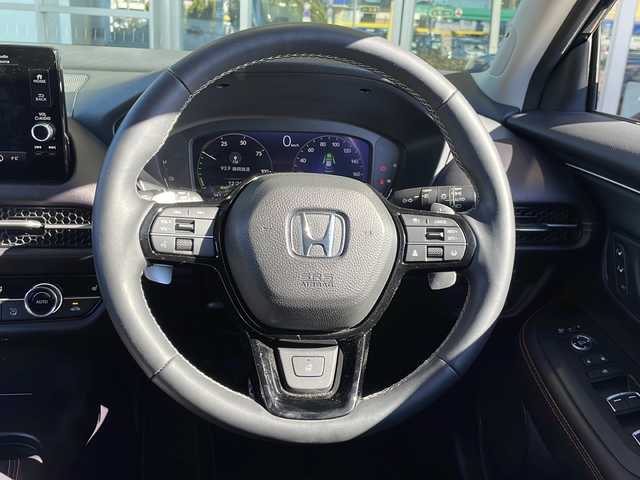 ホンダ ＺＲ－Ｖ ハイブリッド e:HEV Z 静岡県 2023(令5)年 2万km クリスタルブラックパール 純正ナビ/・ラジオ/フルセグTV/・USB/Bluetooth/Apple Carplay/Android Auto/主要装備/・全方位カメラ　/・ドライブレコーダー　/・ＥＴＣ２．０　/・レーダークルーズコントロール　/・ホンダセンシング　/・ＢＯＳＥプレミアムサウンドシステム　/・シートヒーター　/・ハンドルヒーター/・置くだけ充電　/・フォグランプ/・レザーシート/・パワーシート/・パワーバックドア/・パドルシフト/・ダウンヒルコントロール/・オートホールド/・SOSコール/・レーンキープアシスト/・コーナーセンサー/・純正アルミホイール/・プッシュスタート/・スマートキー