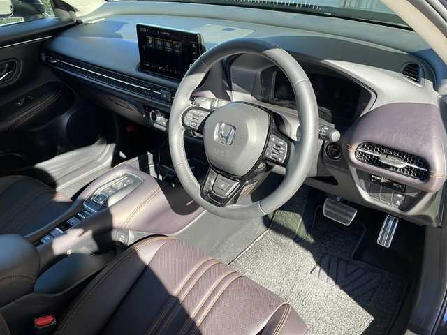 ホンダ ＺＲ－Ｖ ハイブリッド e:HEV Z 静岡県 2023(令5)年 2万km クリスタルブラックパール 純正ナビ/・ラジオ/フルセグTV/・USB/Bluetooth/Apple Carplay/Android Auto/主要装備/・全方位カメラ　/・ドライブレコーダー　/・ＥＴＣ２．０　/・レーダークルーズコントロール　/・ホンダセンシング　/・ＢＯＳＥプレミアムサウンドシステム　/・シートヒーター　/・ハンドルヒーター/・置くだけ充電　/・フォグランプ/・レザーシート/・パワーシート/・パワーバックドア/・パドルシフト/・ダウンヒルコントロール/・オートホールド/・SOSコール/・レーンキープアシスト/・コーナーセンサー/・純正アルミホイール/・プッシュスタート/・スマートキー