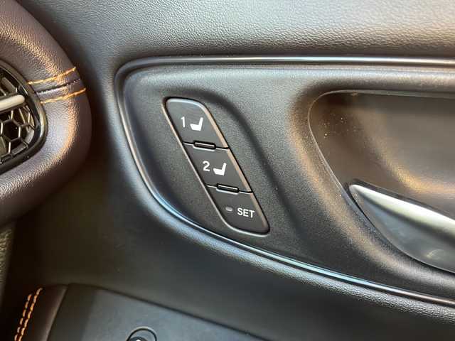 ホンダ ＺＲ－Ｖ ハイブリッド e:HEV Z 静岡県 2023(令5)年 2万km クリスタルブラックパール 純正ナビ/・ラジオ/フルセグTV/・USB/Bluetooth/Apple Carplay/Android Auto/主要装備/・全方位カメラ　/・ドライブレコーダー　/・ＥＴＣ２．０　/・レーダークルーズコントロール　/・ホンダセンシング　/・ＢＯＳＥプレミアムサウンドシステム　/・シートヒーター　/・ハンドルヒーター/・置くだけ充電　/・フォグランプ/・レザーシート/・パワーシート/・パワーバックドア/・パドルシフト/・ダウンヒルコントロール/・オートホールド/・SOSコール/・レーンキープアシスト/・コーナーセンサー/・純正アルミホイール/・プッシュスタート/・スマートキー