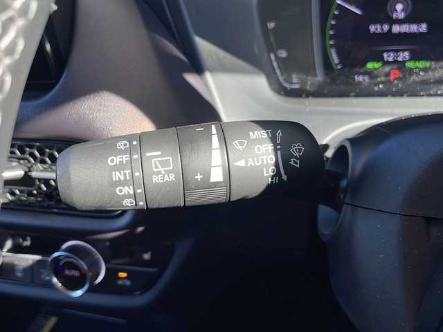 ホンダ ＺＲ－Ｖ ハイブリッド e:HEV Z 静岡県 2023(令5)年 2万km クリスタルブラックパール 純正ナビ/・ラジオ/フルセグTV/・USB/Bluetooth/Apple Carplay/Android Auto/主要装備/・全方位カメラ　/・ドライブレコーダー　/・ＥＴＣ２．０　/・レーダークルーズコントロール　/・ホンダセンシング　/・ＢＯＳＥプレミアムサウンドシステム　/・シートヒーター　/・ハンドルヒーター/・置くだけ充電　/・フォグランプ/・レザーシート/・パワーシート/・パワーバックドア/・パドルシフト/・ダウンヒルコントロール/・オートホールド/・SOSコール/・レーンキープアシスト/・コーナーセンサー/・純正アルミホイール/・プッシュスタート/・スマートキー