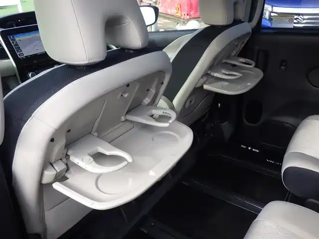 日産 セレナ e－パワー ハイウェイスター V 千葉県 2022(令4)年 1.8万km ダークメタルグレー ワンオーナー/エマージェンシーブレーキ/プロパイロット/インテリジェントクルーズコントロール/両側パワースライドドア/純正SDナビ/地デジTV/【BD/DVD/CD再生機能　Bluetooth接続】/アラウンドビューモニター/ドライブレコーダー/前席シートヒーター/革巻きステアリング/ステアリングヒーター/ステアリングスイッチ/ETC/LEDヘッドライト/フォグライト/ウインカーミラー/コーナーセンサー/純正15インチアルミホイル/サイド/カーテンエアバッグ/インテリジェントキー