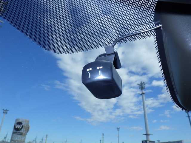 日産 セレナ e－パワー ハイウェイスター V 千葉県 2022(令4)年 1.8万km ダークメタルグレー ワンオーナー/エマージェンシーブレーキ/プロパイロット/インテリジェントクルーズコントロール/両側パワースライドドア/純正SDナビ/地デジTV/【BD/DVD/CD再生機能　Bluetooth接続】/アラウンドビューモニター/ドライブレコーダー/前席シートヒーター/革巻きステアリング/ステアリングヒーター/ステアリングスイッチ/ETC/LEDヘッドライト/フォグライト/ウインカーミラー/コーナーセンサー/純正15インチアルミホイル/サイド/カーテンエアバッグ/インテリジェントキー