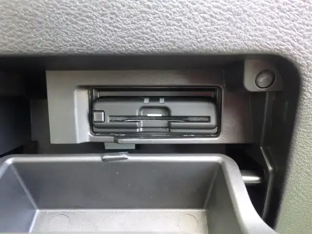 日産 セレナ e－パワー ハイウェイスター V 千葉県 2022(令4)年 1.8万km ダークメタルグレー ワンオーナー/エマージェンシーブレーキ/プロパイロット/インテリジェントクルーズコントロール/両側パワースライドドア/純正SDナビ/地デジTV/【BD/DVD/CD再生機能　Bluetooth接続】/アラウンドビューモニター/ドライブレコーダー/前席シートヒーター/革巻きステアリング/ステアリングヒーター/ステアリングスイッチ/ETC/LEDヘッドライト/フォグライト/ウインカーミラー/コーナーセンサー/純正15インチアルミホイル/サイド/カーテンエアバッグ/インテリジェントキー