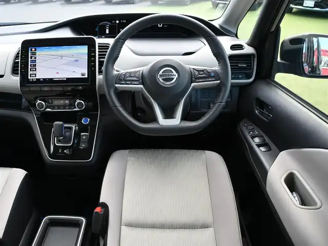 日産 セレナ e－パワー ハイウェイスター V 千葉県 2022(令4)年 1.8万km ダークメタルグレー ワンオーナー/エマージェンシーブレーキ/プロパイロット/インテリジェントクルーズコントロール/両側パワースライドドア/純正SDナビ/地デジTV/【BD/DVD/CD再生機能　Bluetooth接続】/アラウンドビューモニター/ドライブレコーダー/前席シートヒーター/革巻きステアリング/ステアリングヒーター/ステアリングスイッチ/ETC/LEDヘッドライト/フォグライト/ウインカーミラー/コーナーセンサー/純正15インチアルミホイル/サイド/カーテンエアバッグ/インテリジェントキー