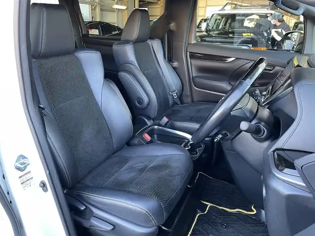 トヨタ ヴェルファイア 3.5ZA ゴールデンアイズ 東京都 2017(平29)年 5.1万km ホワイトパールクリスタルシャイン アルパイン１１型ナビ　/ＴＶ・ＣＤ／ＤＶＤ・Ｂｌｕｅｔｏｏｔｈ　/アルパイン天吊モニター　/バックモニター　/ＥＴＣ　/ドライブレコーダー　/パワーバックドア　/両側電動スライドドア/衝突軽減ブレーキ/パーキングサポートブレーキ　/クルーズコントロール　/純正アルミホイール