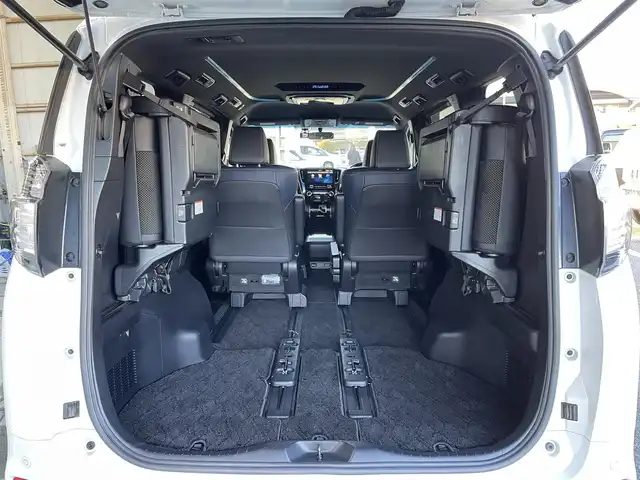 トヨタ ヴェルファイア 3.5ZA ゴールデンアイズ 東京都 2017(平29)年 5.1万km ホワイトパールクリスタルシャイン アルパイン１１型ナビ　/ＴＶ・ＣＤ／ＤＶＤ・Ｂｌｕｅｔｏｏｔｈ　/アルパイン天吊モニター　/バックモニター　/ＥＴＣ　/ドライブレコーダー　/パワーバックドア　/両側電動スライドドア/衝突軽減ブレーキ/パーキングサポートブレーキ　/クルーズコントロール　/純正アルミホイール