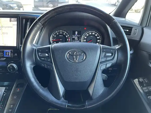 トヨタ ヴェルファイア 3.5ZA ゴールデンアイズ 東京都 2017(平29)年 5.1万km ホワイトパールクリスタルシャイン アルパイン１１型ナビ　/ＴＶ・ＣＤ／ＤＶＤ・Ｂｌｕｅｔｏｏｔｈ　/アルパイン天吊モニター　/バックモニター　/ＥＴＣ　/ドライブレコーダー　/パワーバックドア　/両側電動スライドドア/衝突軽減ブレーキ/パーキングサポートブレーキ　/クルーズコントロール　/純正アルミホイール