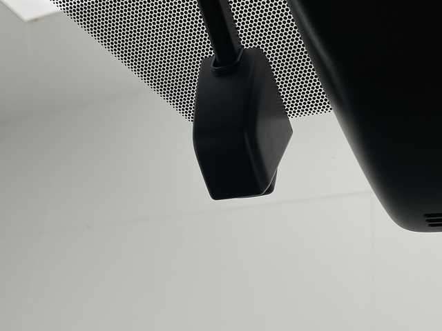 トヨタ エスクァイア ハイブリッド Gi プレミアムパッケージ 宮崎県 2018(平30)年 5.3万km ホワイトパールクリスタルシャイン ・トヨタセーフティセンス/・レーンキープアシスト/・オートハイビーム/・純正9インチナビ（Bluetooth/フルセグTV/SD/AM/FM/CD/DVD）/・純正12.1インチフリップダウンモニター/・バックカメラ/・両側パワースライドドア/・クルーズコントロール/・ハーフレザーシート/・前席シートヒーター/・ハンドルヒーター/・オートライト/・オートハイビーム/・スマートキー/プッシュスタート/・純正フロアマット/・ドライブレコーダー/・ビルトインETC2.0