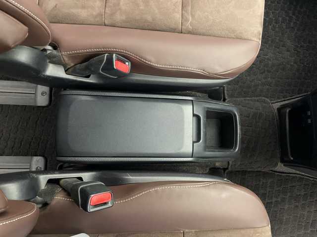 トヨタ エスクァイア ハイブリッド Gi プレミアムパッケージ 宮崎県 2018(平30)年 5.3万km ホワイトパールクリスタルシャイン ・トヨタセーフティセンス/・レーンキープアシスト/・オートハイビーム/・純正9インチナビ（Bluetooth/フルセグTV/SD/AM/FM/CD/DVD）/・純正12.1インチフリップダウンモニター/・バックカメラ/・両側パワースライドドア/・クルーズコントロール/・ハーフレザーシート/・前席シートヒーター/・ハンドルヒーター/・オートライト/・オートハイビーム/・スマートキー/プッシュスタート/・純正フロアマット/・ドライブレコーダー/・ビルトインETC2.0