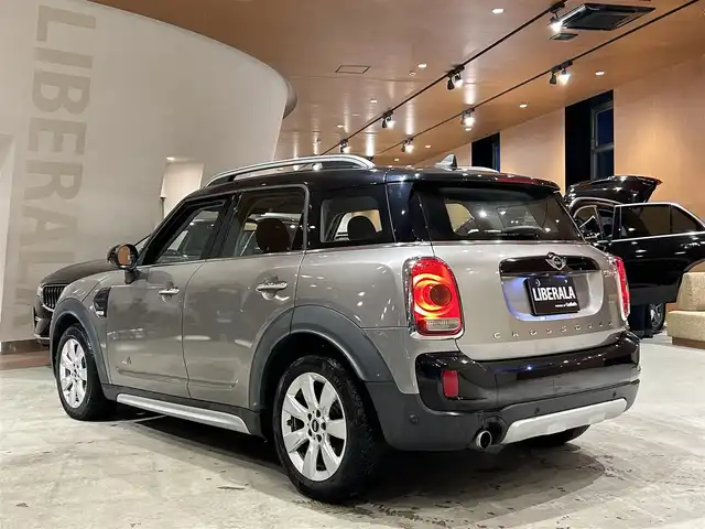 ＭＩＮＩ ミニ クロスオーバー クーパー D オール4 道央・札幌 2017(平29)年 2.1万km シルバー MINIALL4エクステリア/アダプティブLEDヘッドライト/ペッパーパッケージ/　・PDC/リアビューカメラ/ETC/　・オートマチックテールゲート/　・MINIエキサイトメントパッケージ/純正HDDナビ/　・USB/Bluetooth/ACC/シートヒーター/社外ドライブレコーダー